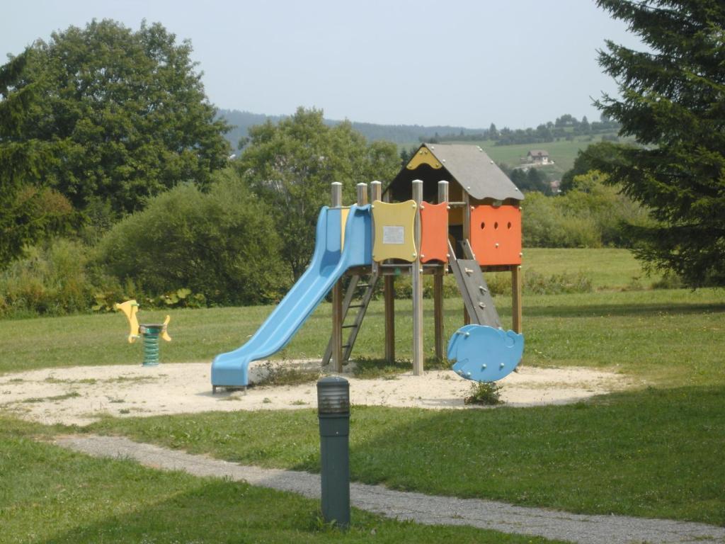 La Roche Du Tresor Village Vacances Longevilles-Mont-dʼOr Zewnętrze zdjęcie
